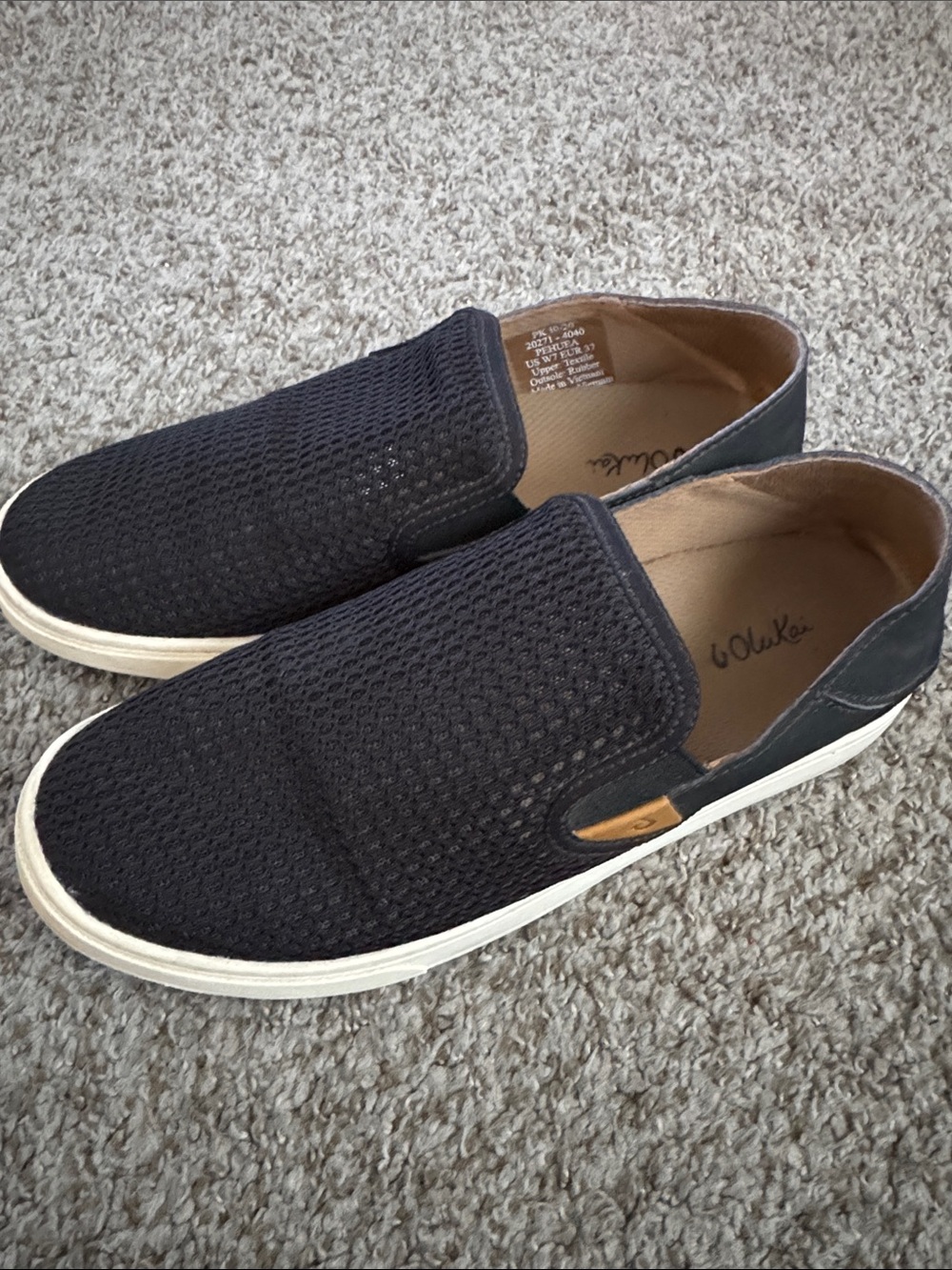 OluKai Pehuea Women's Size 7 (EU 37)